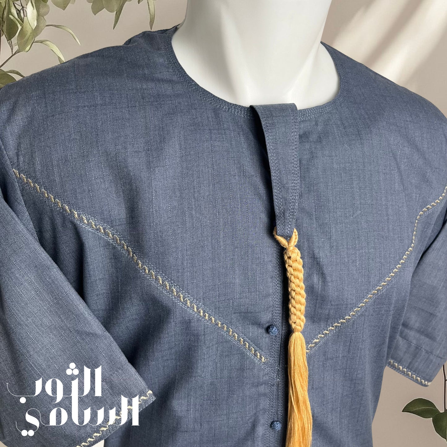 ثوب إماراتي أنيق وجذاب لصيفٍ مشرق! 🌟