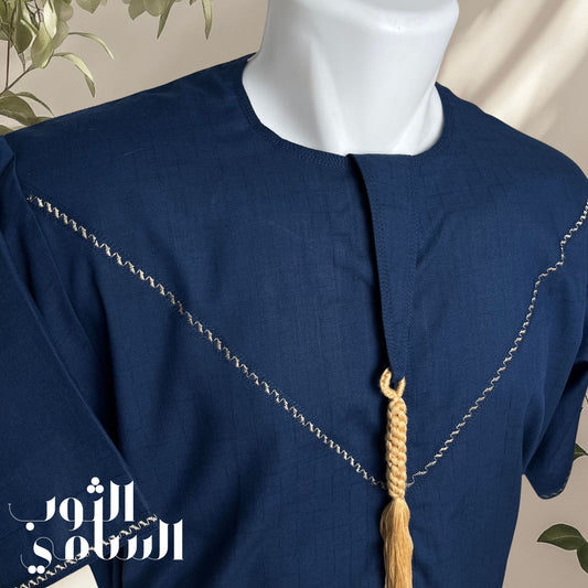 ثوب إماراتي أنيق وجذاب لصيفٍ مشرق! 🌟
